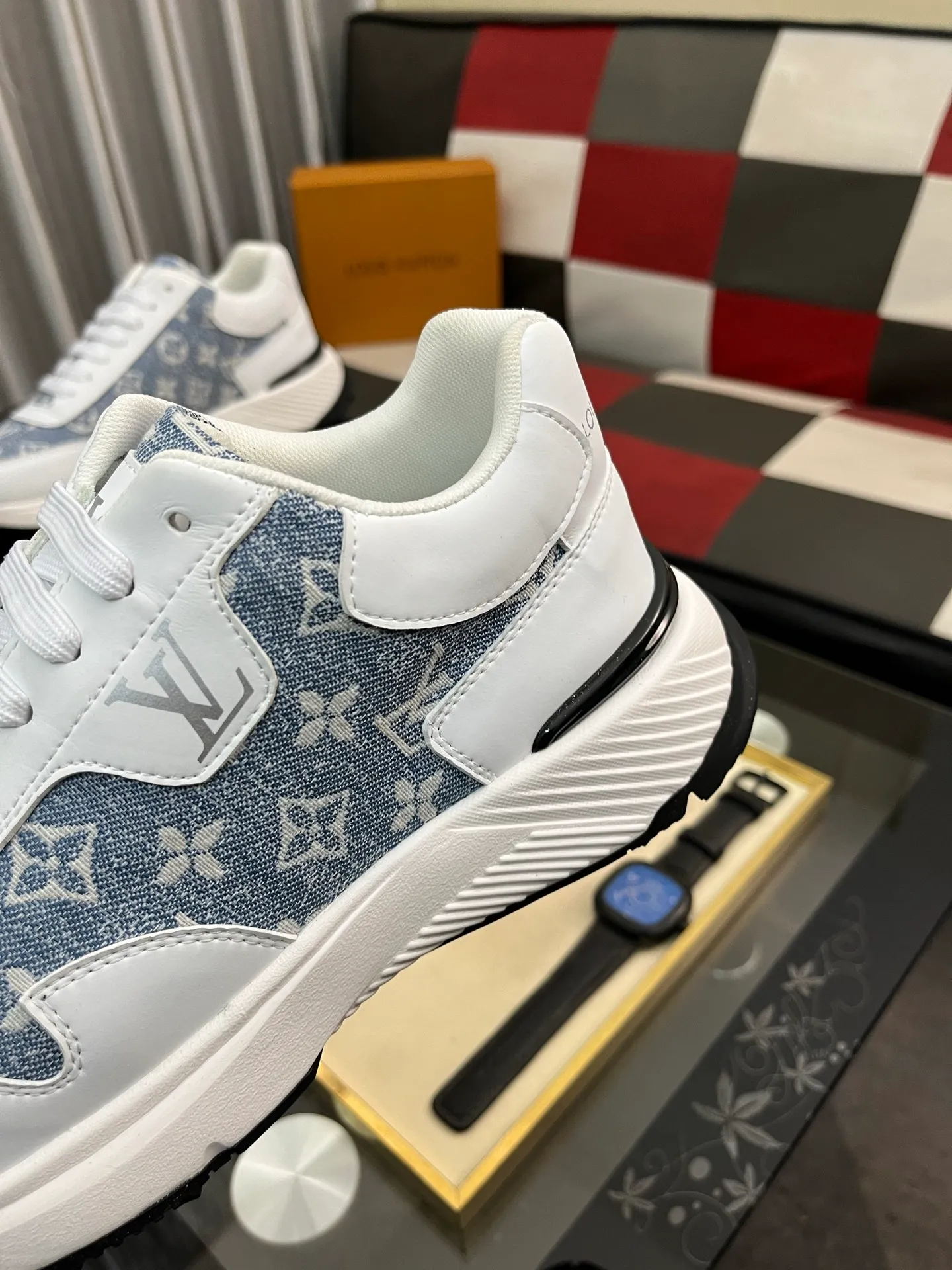 Men's shoes 💰458⌚️⌚️【LOUlS VUlTTON】Louis Vuitton ~ unique and casual style. LV counter purchasing 🏃casual shoes😍😍 are on sale at the men's counter at the same time. Italian imported brands select top-layer Italian cowhide. 🐑Sheepskin lining (refuses to discolor and grind feet) Sole: Original sole specially provided by the original factory 🎬Better in kind Code number: 38-444⃣️Color selection